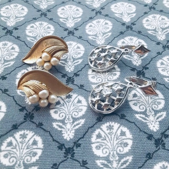 Vintage Trifari Earrings Pearls & Drops - Picture 1 of 6